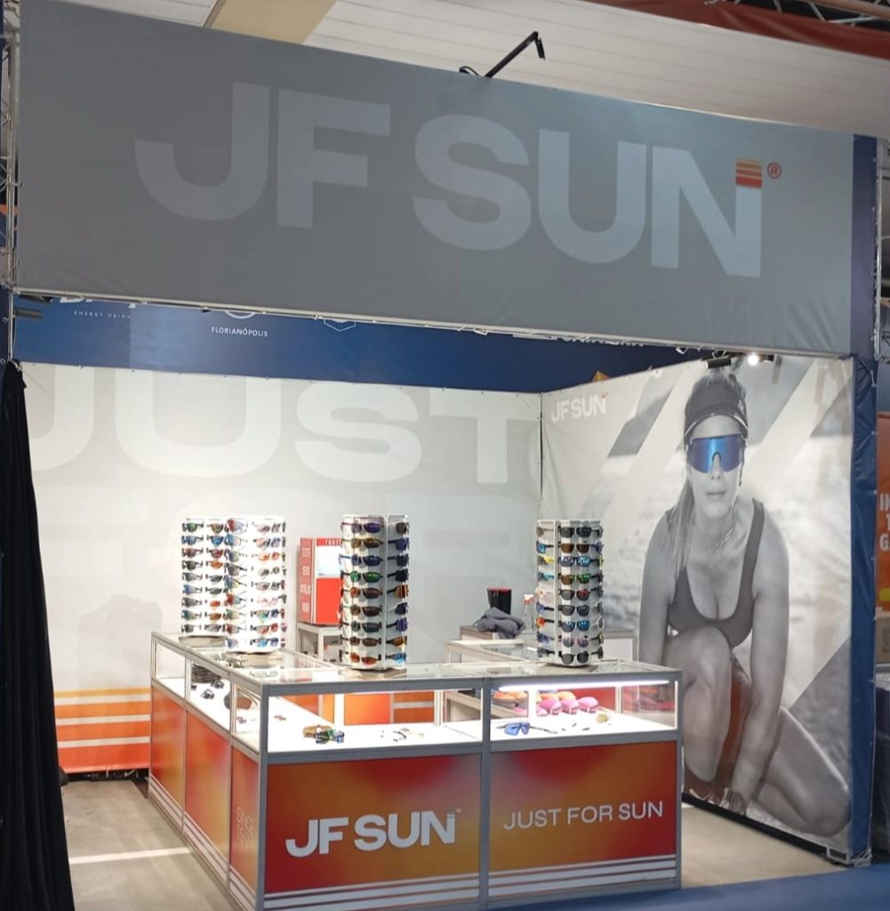 stand de óculos de corrida